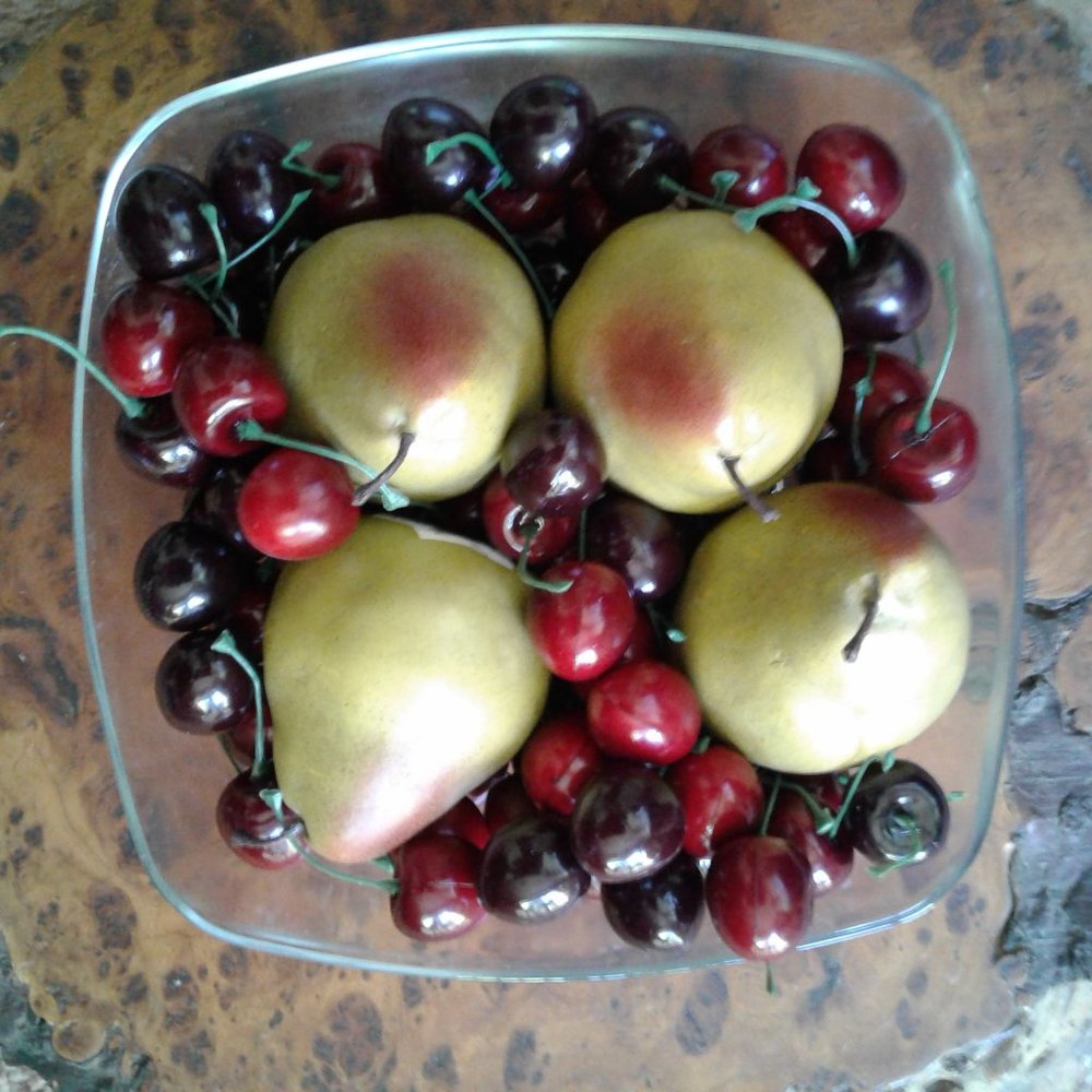 Pacific Rim Imports, Pear an cherry's décor
